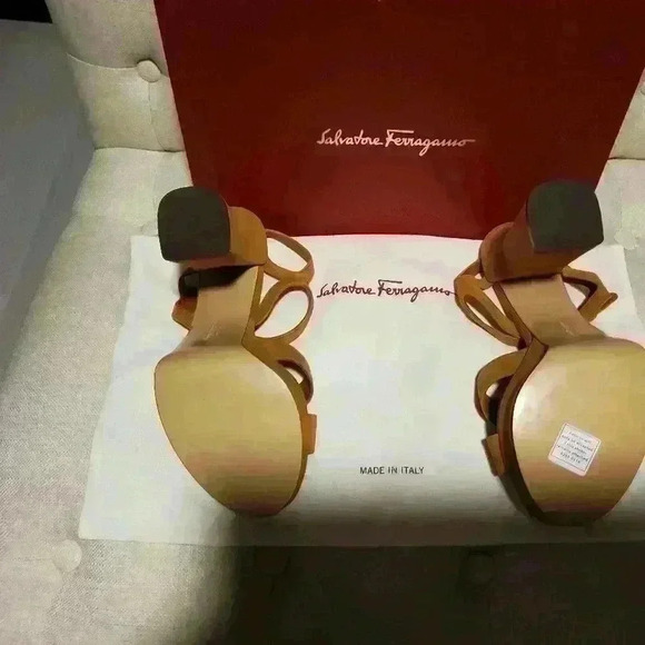 NIB- SALVATORE FERRAGAMO Suede Slingback Peep Toe Pumps - Picture 10 of 10